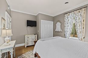 The Marsh House 2 Bedroom Home by RedAwning