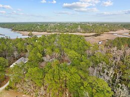 The Marsh House 2 Bedroom Home by RedAwning