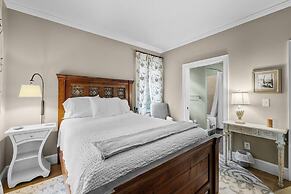 The Marsh House 2 Bedroom Home by RedAwning