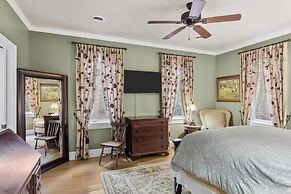 The Marsh House 2 Bedroom Home by RedAwning