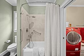 The Marsh House 2 Bedroom Home by RedAwning