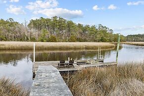 The Marsh House 2 Bedroom Home by RedAwning