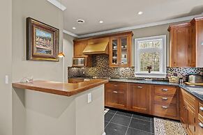 The Marsh House 2 Bedroom Home by RedAwning