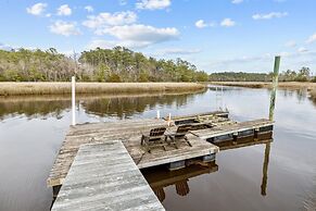 The Marsh House 2 Bedroom Home by RedAwning