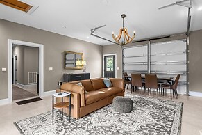 The Field House 2 Bedroom Home by RedAwning