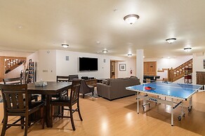 H7 at Hope Mountain -- 6-Bedroom Retreat Home at Allenspark Colorado 6