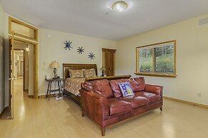 H7 at Hope Mountain -- 6-Bedroom Retreat Home at Allenspark Colorado 6