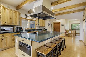 H7 at Hope Mountain -- 6-Bedroom Retreat Home at Allenspark Colorado 6