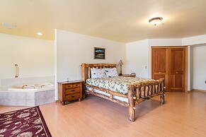 H7 at Hope Mountain -- 6-Bedroom Retreat Home at Allenspark Colorado 6