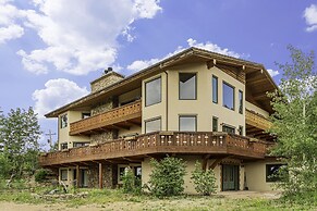 H7 at Hope Mountain -- 6-Bedroom Retreat Home at Allenspark Colorado 6