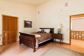 H7 at Hope Mountain -- 6-Bedroom Retreat Home at Allenspark Colorado 6