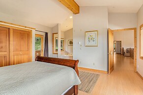 H7 at Hope Mountain -- 6-Bedroom Retreat Home at Allenspark Colorado 6