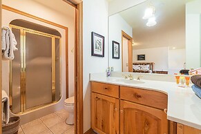 H7 at Hope Mountain -- 6-Bedroom Retreat Home at Allenspark Colorado 6