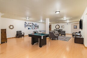 H7 at Hope Mountain -- 6-Bedroom Retreat Home at Allenspark Colorado 6