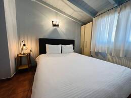 View Lake Attic in Ioannina