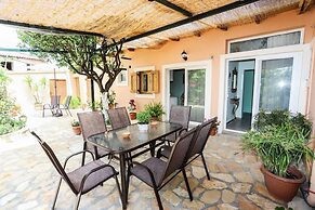 Beautiful 8-bed House in Corfu