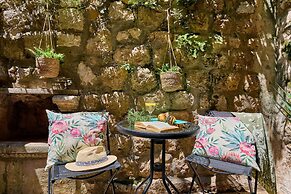 Hedera Estate, Hedera A6