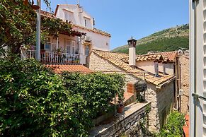 Hedera Estate, Hedera A6