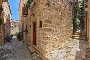 Hedera Estate, Hedera A6