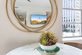 Elegant Studio Near French Quarter
