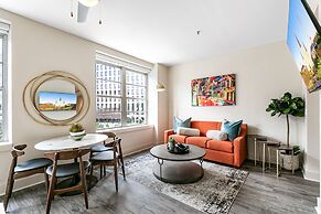 Elegant Studio Near French Quarter