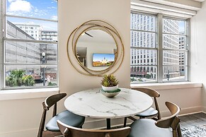 Elegant Studio Near French Quarter