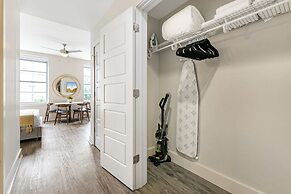Elegant Studio Near French Quarter