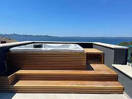 Deen Deluxe Penthouse with infinity pool
