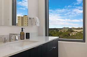 Roami at Little River Lofts