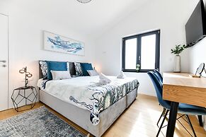 Berin Deluxe Penthouse with jacuzzi