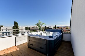 Berin Deluxe Penthouse with jacuzzi