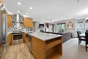 Beaver Creek Village 2 Bedroom Residence in the Heart of the Village!