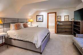 Beaver Creek Village Ski In, Ski Out 3 Bedroom