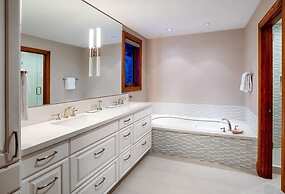 Beaver Creek Village Ski In, Ski Out 3 Bedroom