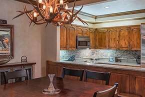 Beaver Creek Village Ski In, Ski Out 4 Bedroom