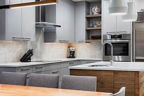 Beaver Creek Village Ski In, Ski Out 4 Bedroom