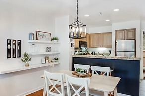 Lakeside Village 1 Bedroom Condo in Lakeshore Complex