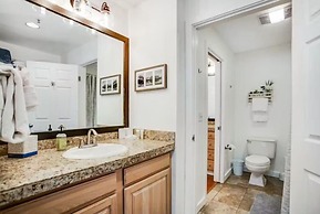 Lakeside Village 1 Bedroom Condo in Lakeshore Complex