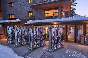 Snowmass Village 2 Bedroom Premier Condo at Crestwood