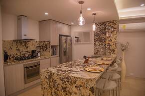 San Diego 974 Suites