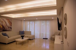 San Diego 974 Suites