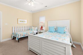 82 Van Horne Ave Unit B