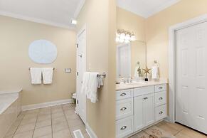 82 Van Horne Ave Unit B