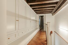 Casa Edgar in Lucca With 2 Bedrooms and 2 Bathrooms