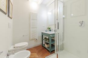 Casa Edgar in Lucca With 2 Bedrooms and 2 Bathrooms