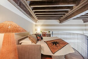 Casa Edgar in Lucca With 2 Bedrooms and 2 Bathrooms