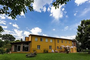 Villa Lorena a Vintage Family Villa