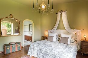 Villa Lorena a Vintage Family Villa