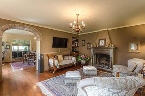 Villa Lorena a Vintage Family Villa