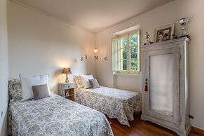 Villa Lorena a Vintage Family Villa